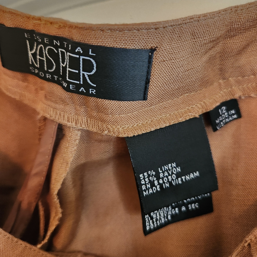 Kasper Women's Tan Slacks - Picture 5 of 5
